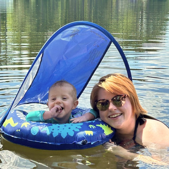 Meet your Posher, Ingrid - Picture 1 of 1